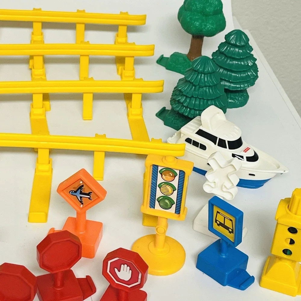 Vintage Fisher Price GeoTrax accessory & Guard Rail Lot‎